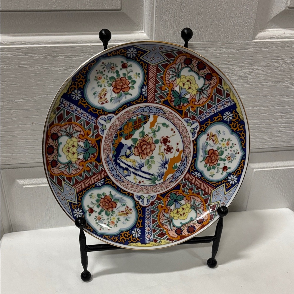 Imari Ware Japan Colorful Decorative Plate with Floral Design